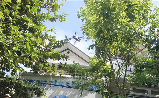  Đà Nẵng dùng flycam kiểm soát người dân chấp hành phòng dịch tại các ngõ hẻm  - Ảnh 3.