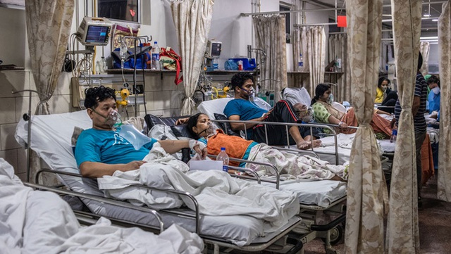 Mỹ sắp đi vào vết xe đổ của địa ngục Covid Ấn Độ: Bệnh viện quá tải, oxy cạn kiệt, thảm họa kép xuất hiện - Ảnh 2.