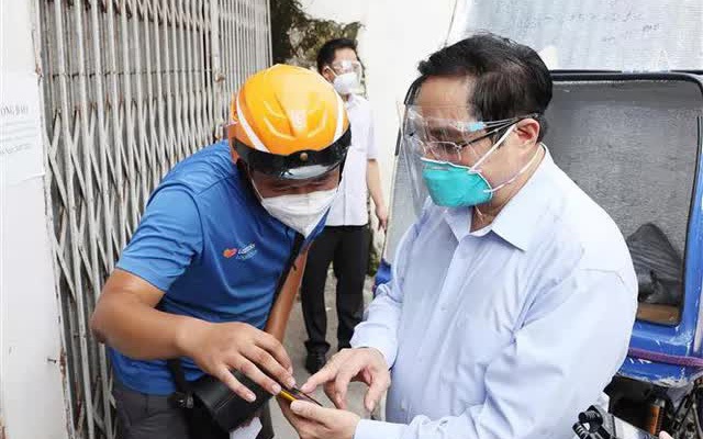 Thủ tướng bất ngờ đi kiểm tra ổ dịch lớn nhất Hà Nội phát hiện Sở chỉ huy không người trực, phường Thanh Xuân Trung chưa có Bí thư