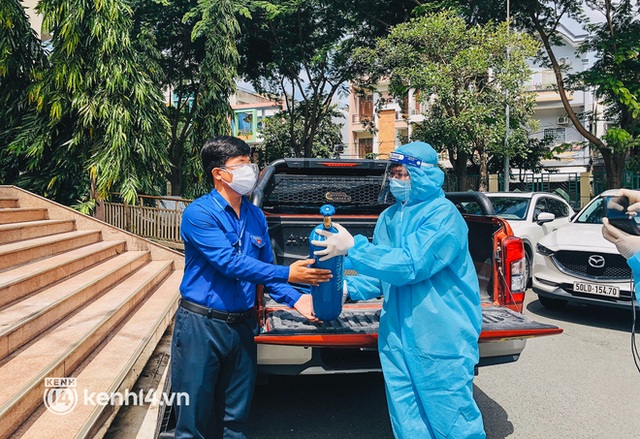 “Cha đẻ” ATM gạo cho ra đời ATM Oxy và câu chuyện bình oxy cứu sống một người cha ở Sài Gòn trong đêm - Ảnh 10.