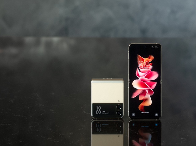 Ảnh thực tế Galaxy Z Flip3 vừa ra mắt - điện thoại gập thời trang nhất hiện nay, giá 999 USD - Ảnh 8.