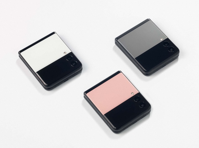 Ảnh thực tế Galaxy Z Flip3 vừa ra mắt - điện thoại gập thời trang nhất hiện nay, giá 999 USD - Ảnh 10.