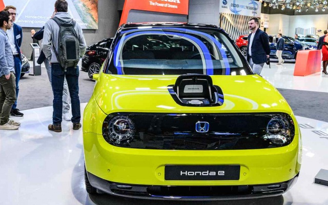 Honda dự kiến chỉ bán xe điện và xe chạy bằng pin nhiên liệu mới vào năm 2040. Ảnh: Nikkei