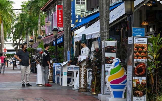 Singapore nới lỏng các biện pháp giãn cách, xác định sống chung với dịch nhờ điều này