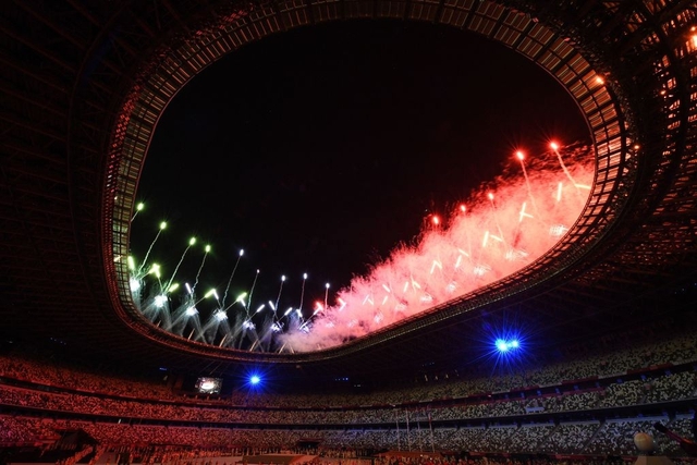 Nổi hết da gà trước màn trình diễn Dòng sông ngân hà huyền ảo trong lễ bế mạc Olympic 2020 - Ảnh 10.