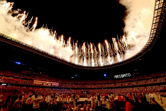 Nổi hết da gà trước màn trình diễn Dòng sông ngân hà huyền ảo trong lễ bế mạc Olympic 2020 - Ảnh 11.