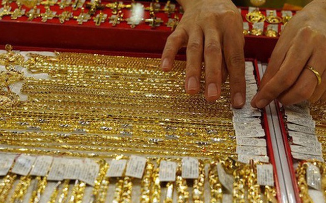Giá vàng giảm 250 nghìn đồng/lượng