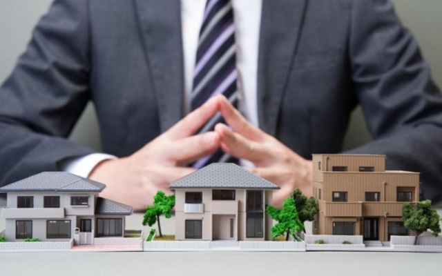 Tôi có nên đầu tư bất động sản ‘ngộp’ chờ hết dịch thì bán không?