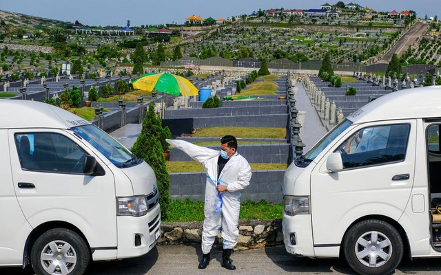 Nhiều nền kinh tế Đông Nam Á bị đẩy đến bờ vực, buộc phải thay đổi mô hình chống dịch vì chi phí phong tỏa quá lớn