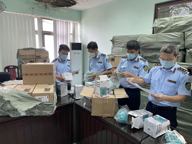Phát hiện hơn 400.000 sản phẩm, thiết bị y tế vi phạm tại Hà Nội - Ảnh 1.