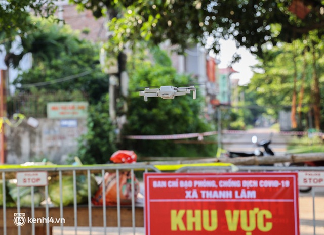 Ảnh: Cận cảnh địa phương đầu tiên tại Hà Nội sử dụng flycam giám sát người dân tại khu vực phong toả - Ảnh 6.