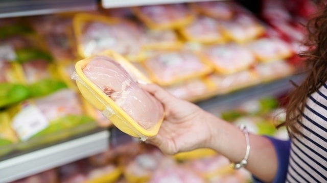 Nghiên cứu mới phát hiện 99% gà được bán trong siêu thị tại Mỹ đều mắc bệnh sọc trắng, làm sao để biết gà mắc bệnh này? - Ảnh 1.