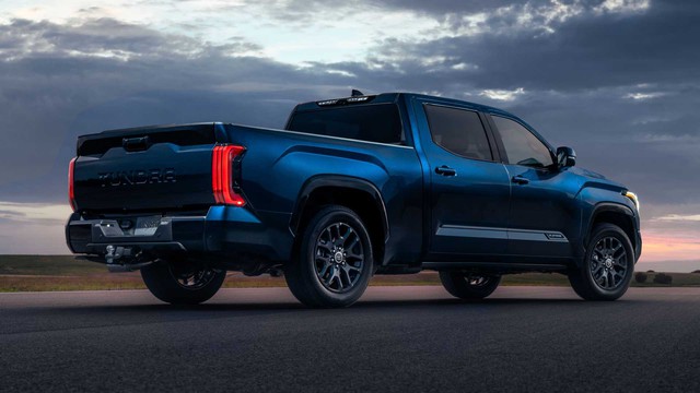 Toyota Tundra 2022 ra mắt: Bán tải full-size đậm chất cơ bắp, ngập tràn công nghệ - Ảnh 2.