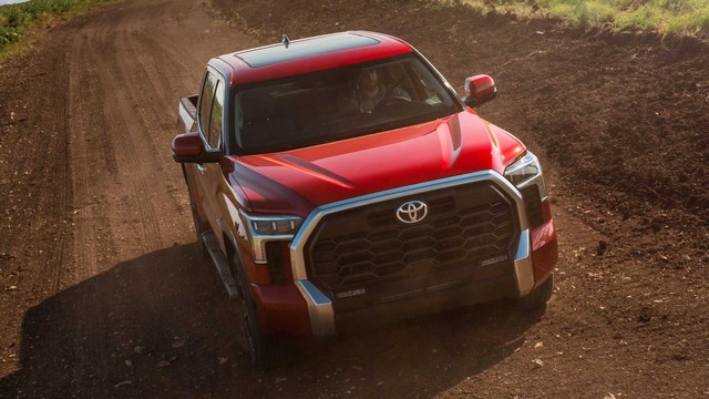 Toyota Tundra 2022 ra mắt: Bán tải full-size đậm chất cơ bắp, ngập tràn công nghệ - Ảnh 3.