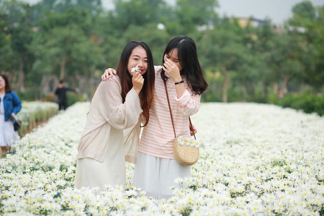 The most beautiful university in Hanoi: What school is like a charming country, there is a story that has caused a stir on social media for a long time - Photo 7.