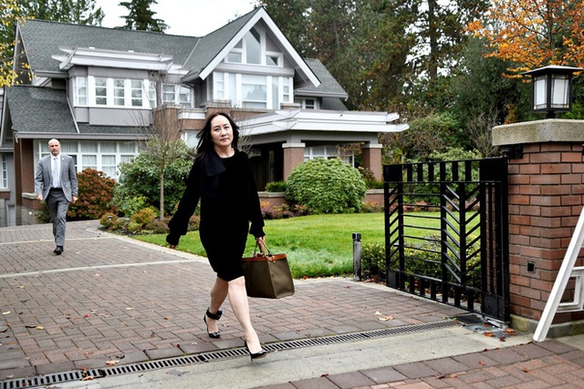 Bất ngờ với cuộc sống của Công chúa Huawei khi còn bị giam ở Canada: Thoải mái ăn nhà hàng, sắm đồ hiệu - Ảnh 1.