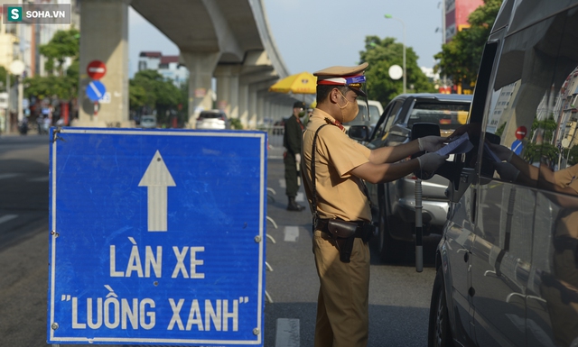 Bí thư, Chủ tịch Hà Nội và Giám đốc Công an TP thị sát chốt kiểm dịch mới lập - Ảnh 7.