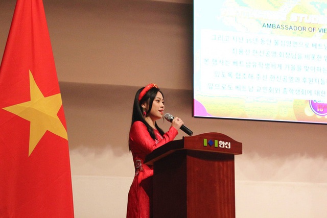 Người Việt đầu tiên trở thành công dân danh dự Seoul “vén màn” hậu trường nghề phiên dịch cho các chính khách và chủ tịch tập đoàn lớn - Ảnh 3.