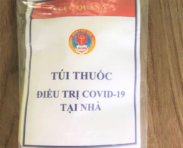 Quy trình tiếp nhận thông tin, cấp cứu F0 của Trạm y tế di động ở Bình Dương - Ảnh 4.