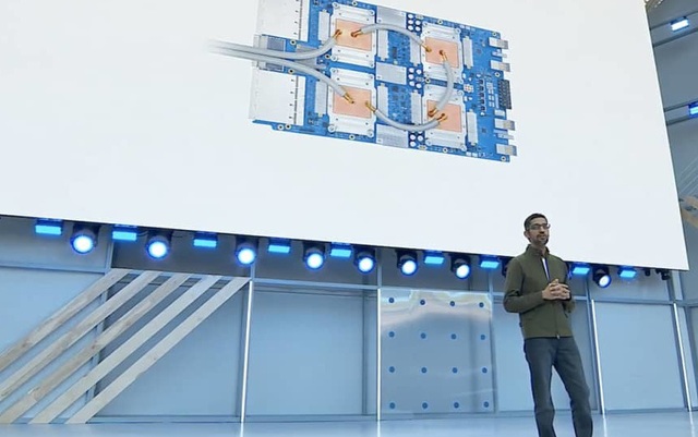 CEO Google Sundar Pichai nói về chip trí tuệ nhân tạo thế hệ ba của hãng. (Ảnh chụp màn hình YouTube)