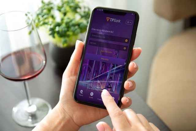 Dịch covid-19 tô đậm thêm lợi thế của ngân hàng số - Ảnh 1. Dịch covid-19 tô đậm thêm lợi thế của ngân hàng số - Ảnh 1.