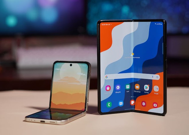 Tin vui cho Samsung: Doanh số smartphone màn hình gập tăng 400% trong năm 2021 - Ảnh 1.