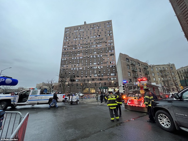 Cháy lớn ở New York, 19 người thiệt mạng - Ảnh 1.