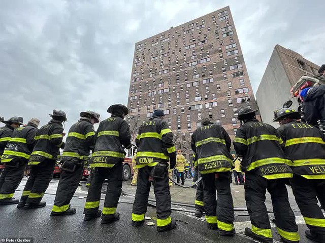 Cháy lớn ở New York, 19 người thiệt mạng - Ảnh 5.
