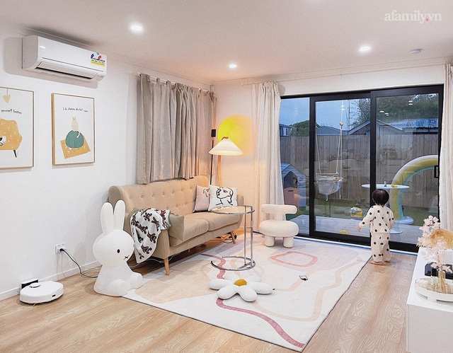 Ngôi nhà 130m² tone trắng tối giản của mẹ Việt gây bất ngờ vì cảm giác ấm cúng khó cưỡng - Ảnh 2.