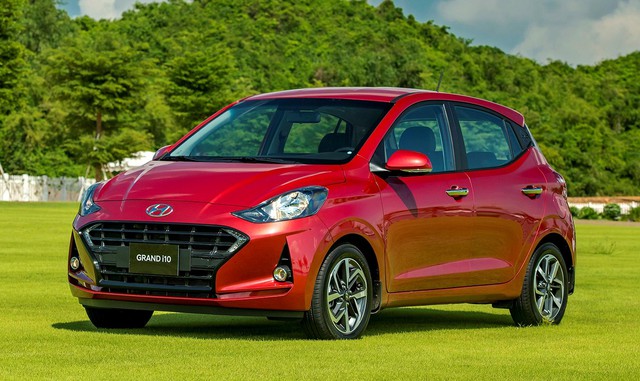 Hyundai Grand i10 bất ngờ nhận ưu đãi khủng tại đại lý, giá mới chỉ từ 350 triệu đồng - Ảnh 1.