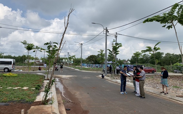 Cuối năm người dân lại đổ xô “săn” đất nền