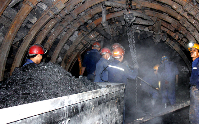 Thợ mỏ ở Việt Nam: Bất ngờ lương siêu khủng, cao gần bằng lãnh đạo Trung Quốc, Campuchia