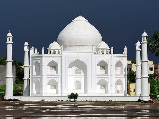 Ấn độ: Người đàn ông yêu vợ đến mức chi 260.000 đô la nhái cả Taj Mahal trứ danh thế giới để tặng vợ - Ảnh 1.