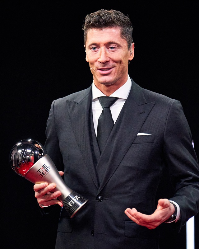 Lewandowski đoạt giải FIFA The Best năm thứ 2 liên tiếp, cân bằng kỷ lục của Ronaldo - Ảnh 2.