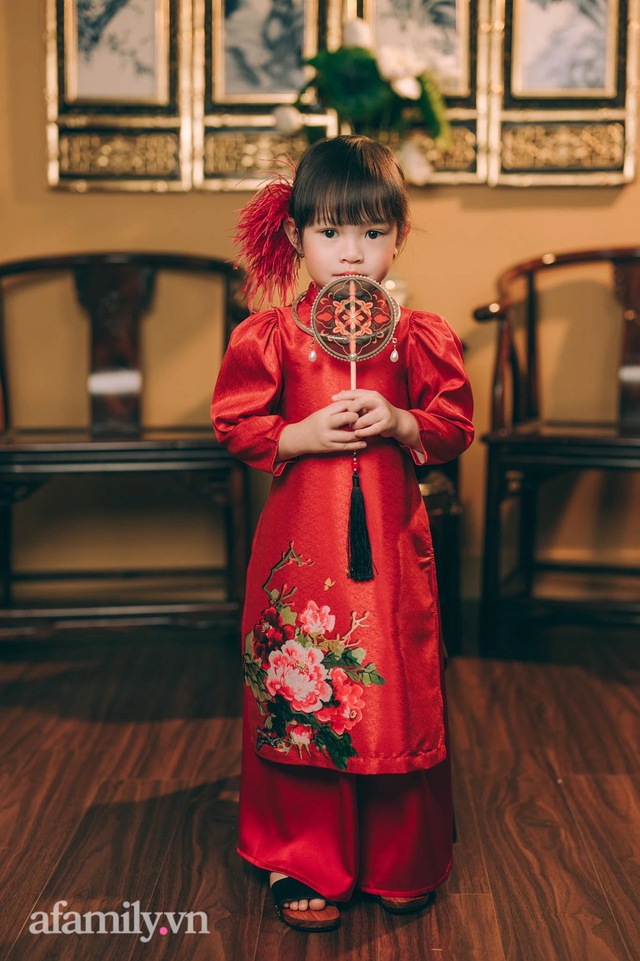 Mê đắm cổ phục, mẹ thiết kế cho con gái loạt áo dài trang trọng, quyền quý, nuôi dưỡng tình yêu và lưu giữ nét truyền thống dân tộc - Ảnh 7.