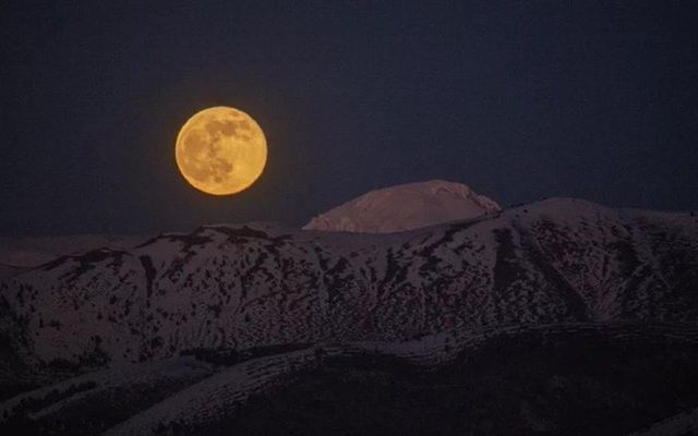 Theo phương Tây, kỳ trăng đầu tiên của năm 2022 là " mặt trăng sói"