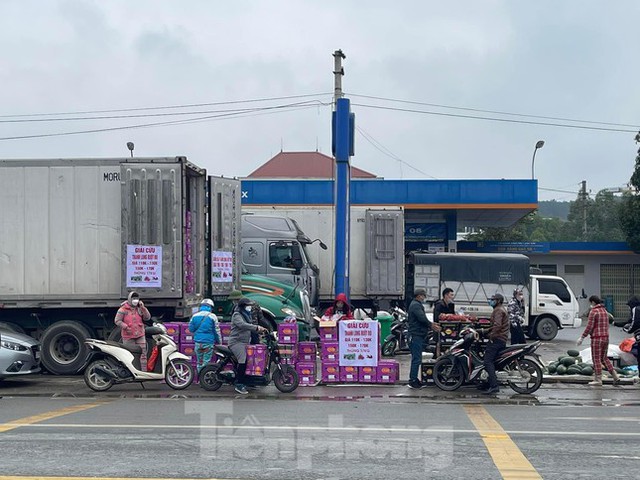  Lạng Sơn mỗi ngày giải cứu hàng trăm tấn trái cây quay đầu  - Ảnh 3.