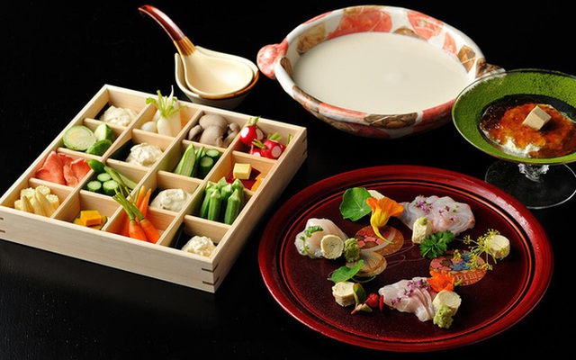 Một món ăn lẩu khoái khẩu của người Việt hoá ra lại có cách làm tỉ mẩn thế này, sang Nhật còn thành món cao cấp trong nhà hàng - Ảnh 7.