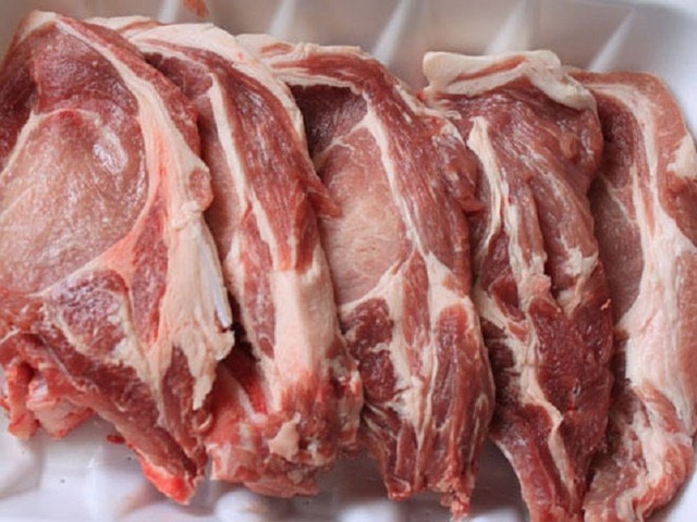 6 dấu hiệu chứng tỏ thịt lợn ngoài chợ đã bị bơm nước, nhiễm bẩn, gian thương lợi dụng ăn lãi to dịp Tết chẳng dại gì rỉ tai mách bạn tránh né - Ảnh 4.