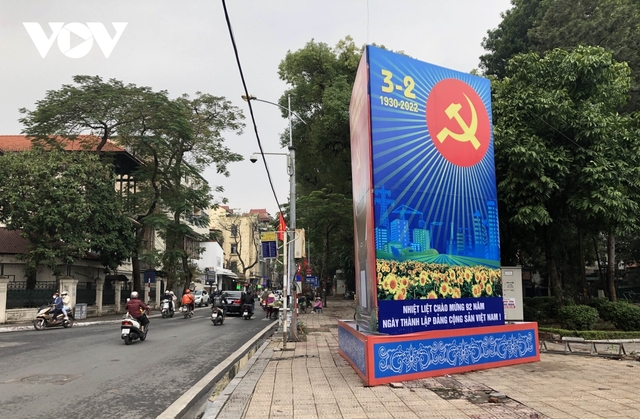 Trang trí đường phố Tết: Thủ đô Hà Nội giảm so với mọi năm - Ảnh 8.