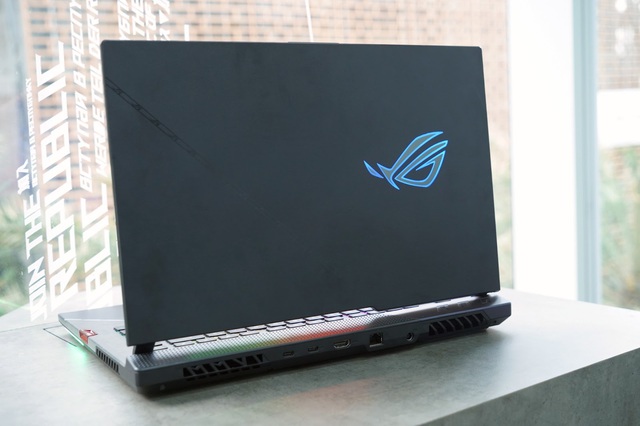 Laptop trang bị chip Intel thế hệ 12 đầu tiên tại Việt Nam, giá 54 triệu đồng - Ảnh 2.