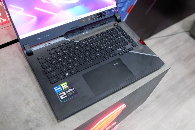 Laptop trang bị chip Intel thế hệ 12 đầu tiên tại Việt Nam, giá 54 triệu đồng - Ảnh 4.