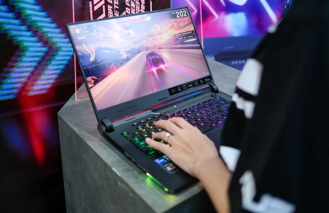 Laptop trang bị chip Intel thế hệ 12 đầu tiên tại Việt Nam, giá 54 triệu đồng - Ảnh 7.
