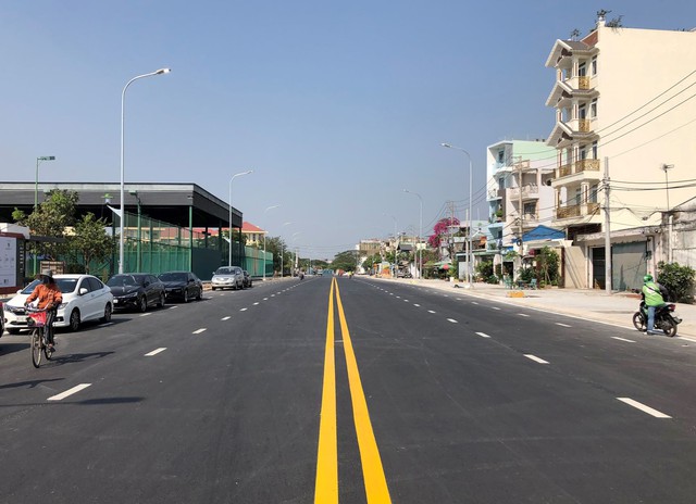 Chính thức thông xe tuyến đường trọng điểm bờ bao 1 Q.Tân Phú, Tp.HCM - Ảnh 2.