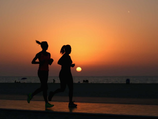 Tập thể dục buổi sáng hay buổi tối giúp hạ đường huyết nhanh hơn? Sai lầm 70% người có đường huyết cao đang gặp phải mà không biết khiến bệnh thêm nặng, rước thêm biến chứng vào người - Ảnh 2.