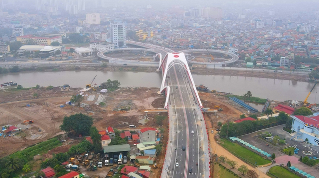  Cận cảnh siêu cầu 2.200 tỷ vừa mới thông xe ở Hải Phòng - Ảnh 2.