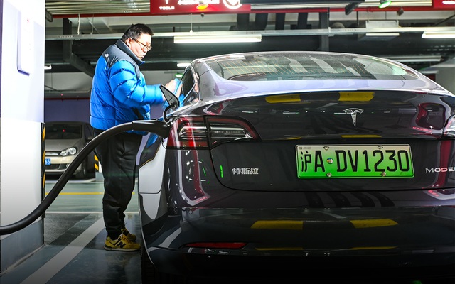 Chỉ bằng cách lợi dụng một quy định về giao thông, Tesla đã 'chinh phục' cả thành phố Thượng Hải