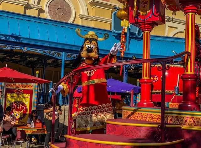 Tết Nhâm Dần 2022 tại Disneyland: Chuyến đi cổ tích trở về tuổi thơ mừng năm mới sang - Ảnh 4.