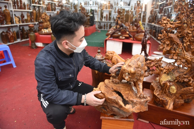 Hổ gỗ hơn 100 triệu đồng tại hội chợ hoa Xuân 2022 nằm chờ đại gia xuống tiền - Ảnh 11.