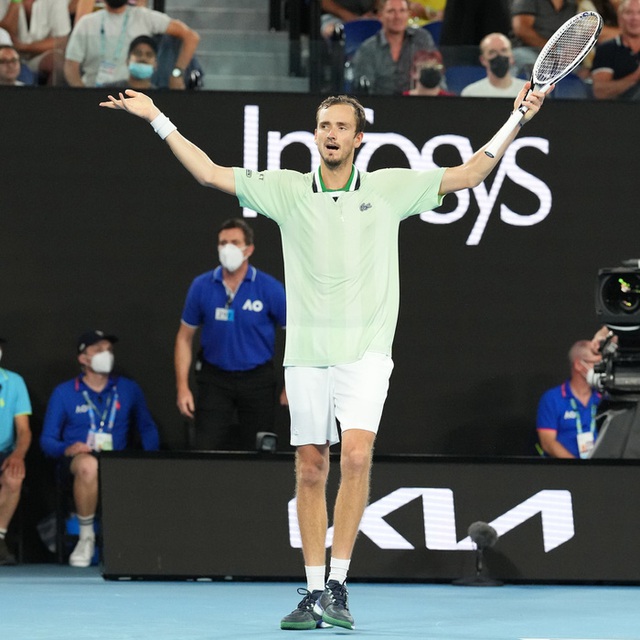 Ngược dòng siêu kịch tính ở chung kết Australian Open, Nadal vượt Federer và Djokovic để cán mốc vĩ đại nhất lịch sử quần vợt nam - Ảnh 12.